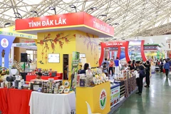 Продукция Центрального Нагорья представлена на ярмарке жителям и туристам. Фото: ВИА.