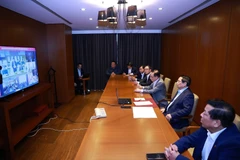 Премьер-министр Фам Минь Тьинь проводит онлайн-совещание с провинциями и городами страны по реализации мер по поиску и спасению пострадавших и ликвидации последствий стихийных бедствий. Фото: ВИА.