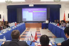 17 декабря в Российском центре науки и культуры в Ханое прошло мероприятия проекта «Русские университеты», в рамках которых делегации ведущих вузов России провели встречи с вьетнамскими партнёрами, обсуждали перспективы сотрудничества, обменивались опытом и знакомитли студентов с возможностями обучения в российских университетах. Фото: ВИА.