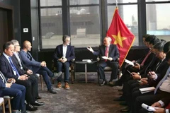 Постоянный заместитель Премьер-министра Нгуен Хоа Бинь принял господина Хосе Фернандеса да Понте, председателя Фонда развития Stellar. Фото: VTV.