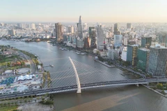 GRDP города Хошимина в 2025 году, по оценкам, вырастет примерно на 8,03%, что выше среднереспубликанского уровня (около 8%). Это вновь подтверждает роль города как локомотива и драйвера экономического роста. Фото: daibieunhandan.vn