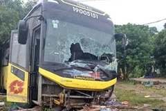Авария спального автобуса в провинции Хатинь: 10 погибших, 15 раненых. (Фото: ВИА)