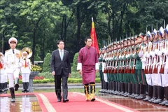Президент Лыонг Кыонг возглавил официальную церемонию приветствия короля Бутана. Фото: ВИА.