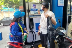Одна из точек продажи бензина в Ханое. (Фото: Vietnam+)