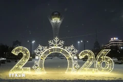 Улицы ярко украшены в ожидании Нового 2026 года в Астане, Казахстан. Фото: ВИА.