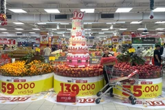 Многие супермаркеты одновременно запускают программы скидок и акций для привлечения потребителей. Фото: ВИА.