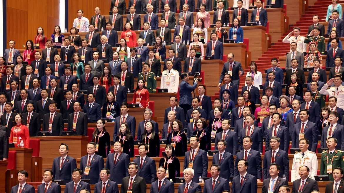 Делегаты провели торжественную церемонию поднятия флага. Фото: ВИА.