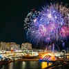 Яркий художественный фейерверк у Моста поцелуев, специальная зона Фукуок (Анзянг). (Фото: ВИА)