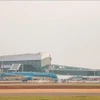 Широкофюзеляжный самолёт Boeing 787-9 авиакомпании Vietnam Airlines выполняет технический рейс из аэропорта Таншоннят в аэропорт Лонгтхань. (Фото: ВИА)