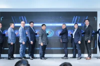 Участники церемонии запуска Центра передового опыта по цифровым двойникам и искусственному интеллекту. (Фото: ВИА).