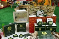 Продукция из ком представлена и демонстрируется посетителям. (Фото: ВИА)