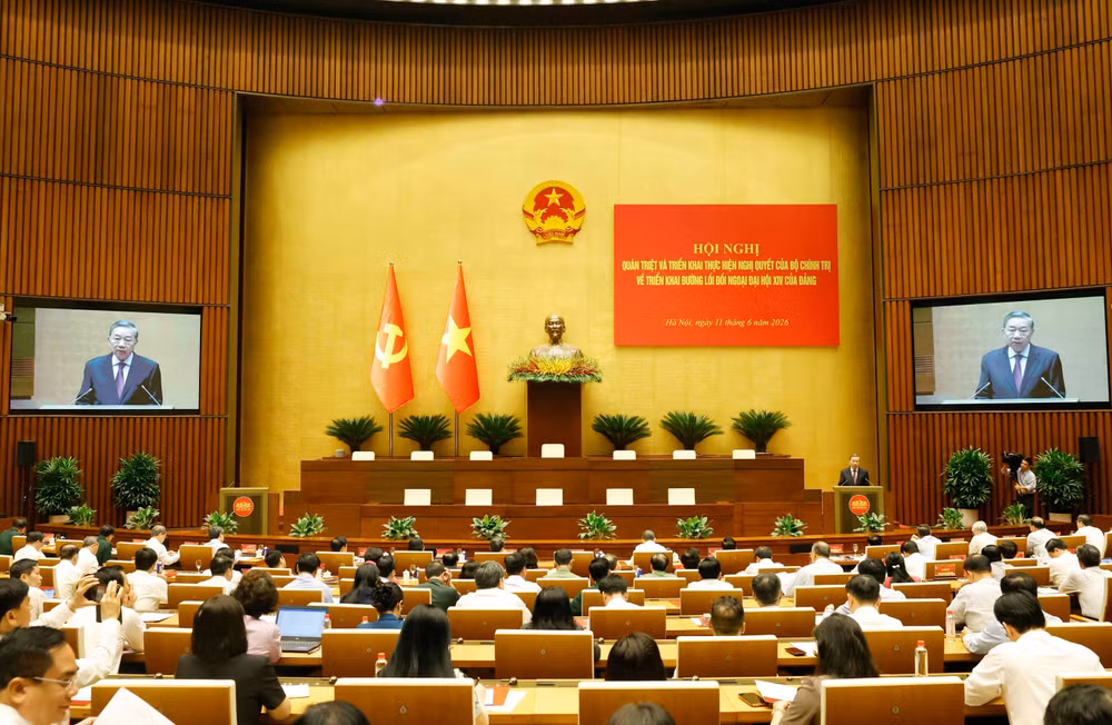 potal-hoi-nghi-quan-triet-nghi-quyet-cua-bo-chinh-tri-ve-duong-loi-doi-ngoai-dai-hoi-xiv-cua-dang-8819690.jpg