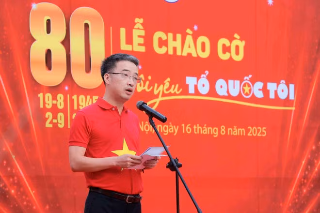 vna-potal-le-chao-co-toi-yeu-to-quoc-toi-8214171.jpg