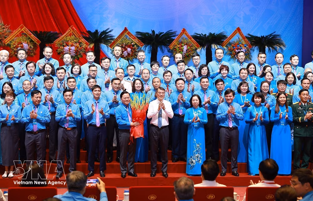 vnanet-potal-thu-tuong-trao-doi-thao-luan-voi-dai-bieu-du-dai-hoi-xiv-cong-doan-viet-nam-8806335.jpg