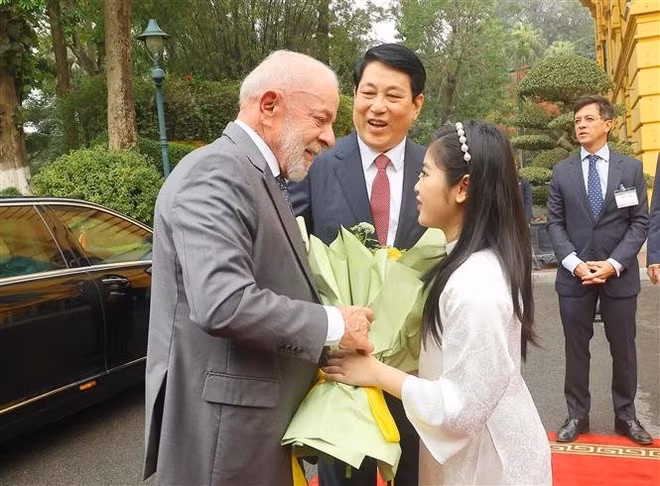 vna-potal-le-don-tong-thong-brazil-luiz-inacio-lula-da-silva-tham-cap-nha-nuoc-den-viet-nam-7938905.jpg
