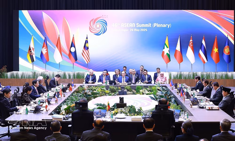 vnanet-potal-thu-tuong-tham-du-phien-toan-the-hoi-nghi-cap-cao-asean-lan-thu-46-8054155-1.jpg