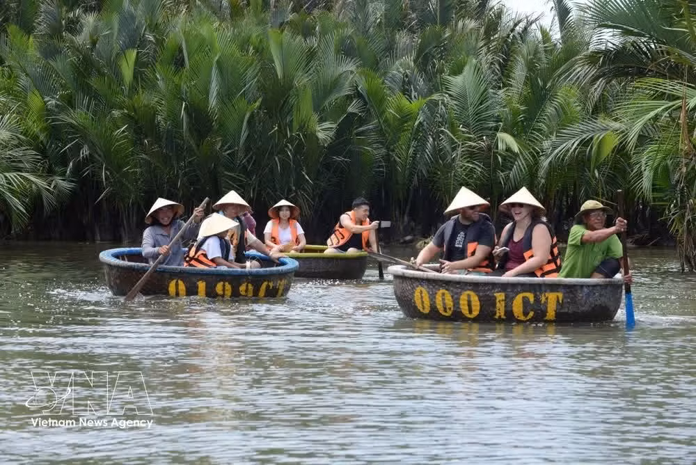 tourism2.jpg