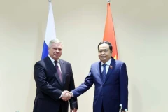 Председатель Национального собрания Вьетнама Чан Тхань Ман (справа) и губернатор Ростовской области Василий Голубев (Фото: ВИА)