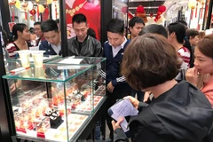 Внутренние цены на золото слегка выросли