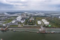 Газохранилище расположено в удобном месте на пути от порта Каймеп - Тхивай, подходящем для приема газовозов/ (Фото: Zingnews)