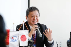 Г-н Симидзу Акира, главный представитель офиса JICA во Вьетнаме выступает на пресс-конференции, состоявшейся в 2022 году. (Фото: Vietnam+)