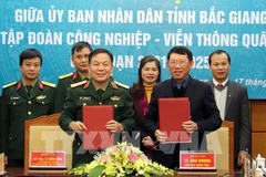 Viettel Group подарил провинции Бакжанг две системы удаленных медицинских консультаций. (Фото: ВИА)