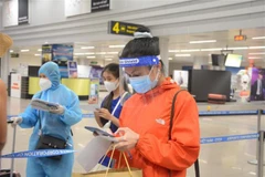 Пассажиры этого рейса соответствуют требованиям по профилактике и борьбе с пандемией, включая сертификаты об отрицательном результате тестирования на COVID-19, полную вакцинацию двумя дозами вакцины или справку о выздоровлении от болезни. (Фото: ВИА) 