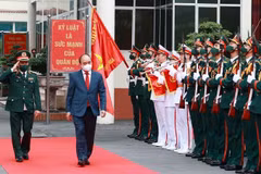 Президент Нгуен Суан Фук посетил Совместный Российско-Вьетнамский Тропический научно-исследовательский и технологический центр. (Фото: ВИА)