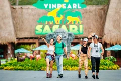 Туристы в Vin Safari Фукуок. (Фото: Vinpearl)
