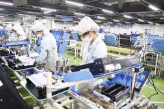 Современная линия по производству принтеров на Вьетнамской компании Canon - одном из крупных предприятий с инвестиционным капиталом из Японии. (Фото: hanoimoi.com.vn)