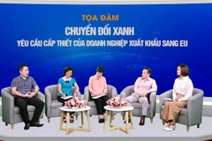 Некоторые докладчики на семинаре, состоявшемся в Ханое 19 сентября (Фото: ВИA)