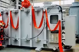 Фото: акционерная компания Cam Pha Electrical Equipment отправляет первую партию трансформаторов на Филиппины 28 октября 2026 года. Источник: QMG.
