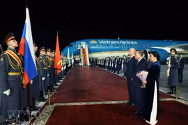 Генсек, Президент То Лам начал официальный визит во Французскую Республику и участие в Международном космическом саммите в Париже. Фото: Тхонг Нят — ВИА