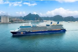Круизный лайнер Celebrity Solstice.(Фото: sggp.org.vn)
