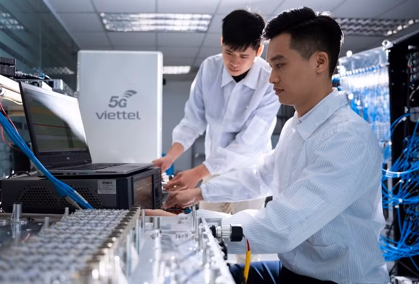 Исследование, разработка и создание базовой станции 5G в лаборатории. (Фото: congthuong.vn)