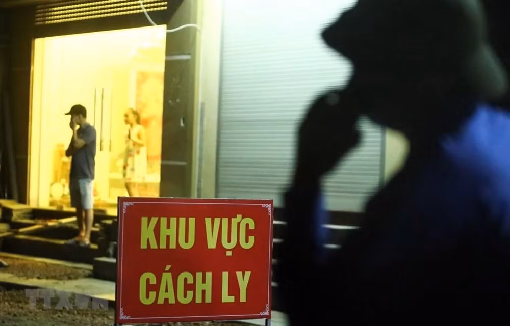 Во Вьетнаме было выявлено еще 2 случая COVID-19 у вернувшихся из-за границы ảnh 1