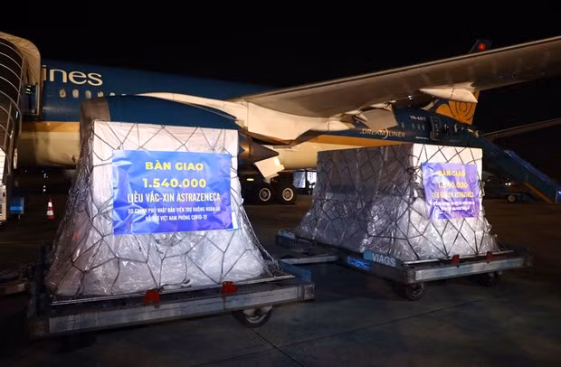 Vietnam Airlines безопасно перевезли 1,5 миллиона доз вакцины из Японии ảnh 1