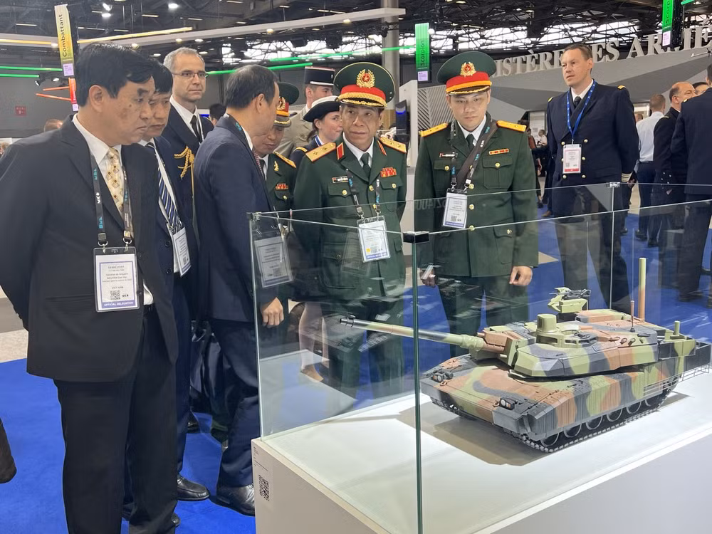 Вьетнам принял участие в выставке военной техники EUROSATORY ảnh 1