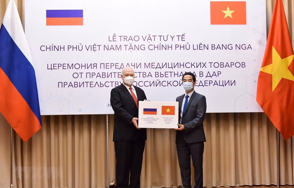 Вьетнам подарил Российской Федерации 150.000 медицинских масок ảnh 1