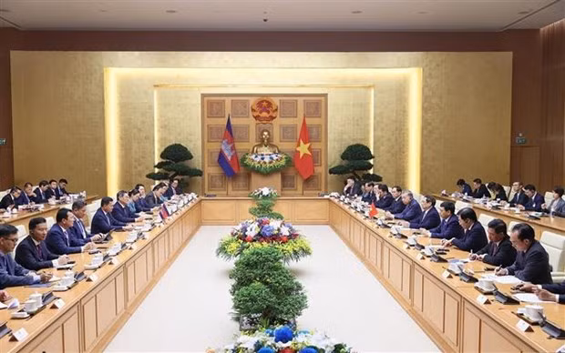 Премьер-министры Вьетнама и Камбоджи обсудили меры по укреплению двусторонних связей ảnh 1
