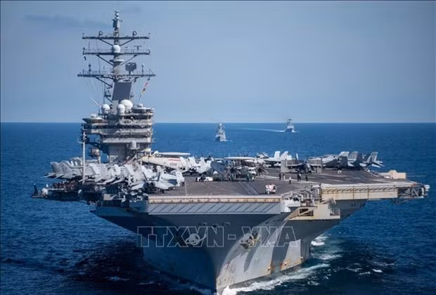 Авианосец ВМС США посетил Вьетнам ảnh 1