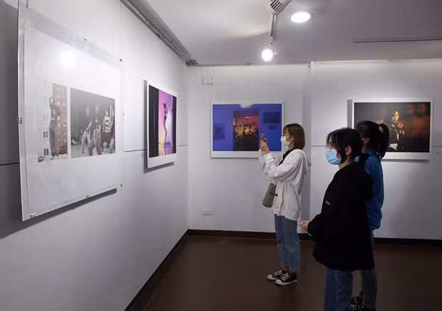 Фотовыставка посвящена 8 марта ảnh 1