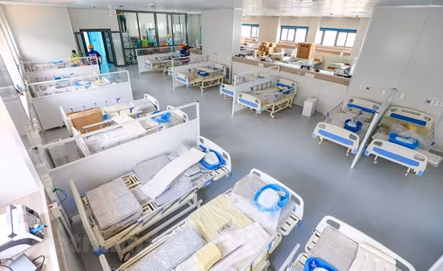 1 сентября в Ханое будет сдана в эксплуатацию больница для лечения COVID-19 на 500 коек ảnh 1