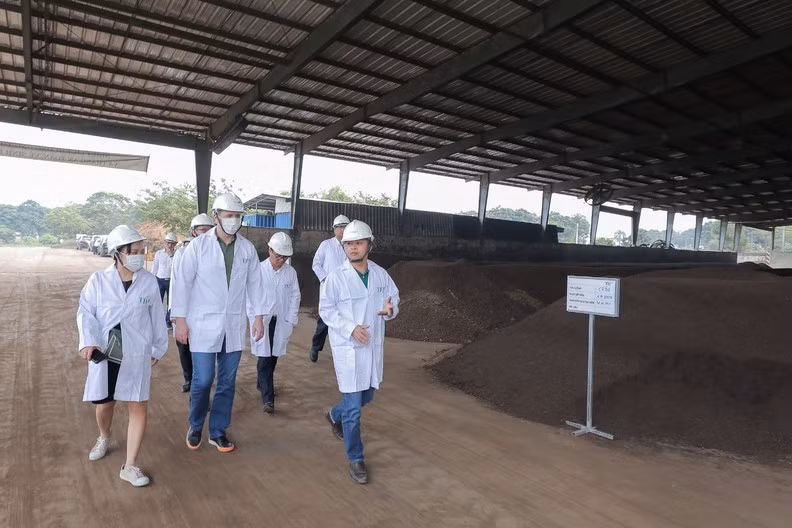 Министр сельского хозяйства Калужской области посетил ферму TH True Milk ảnh 4