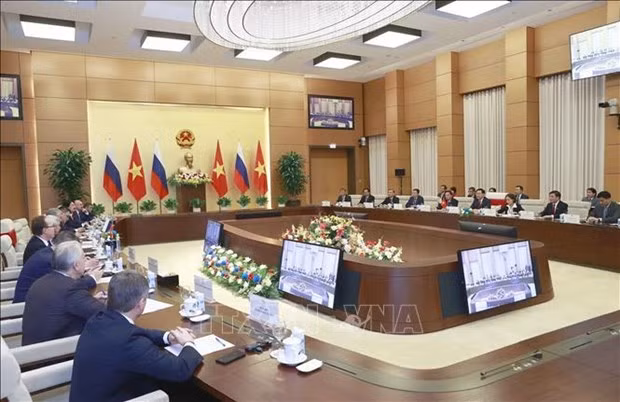Председатель НС Вьетнам провел в Ханое переговоры с председателем Государственной Думы РФ ảnh 2