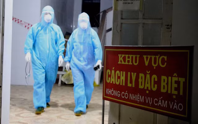 COVID-19 на вечер 3 июля: Вьетнам зафиксировал рекордное число новых зараженных, в основном в Хошимине ảnh 1