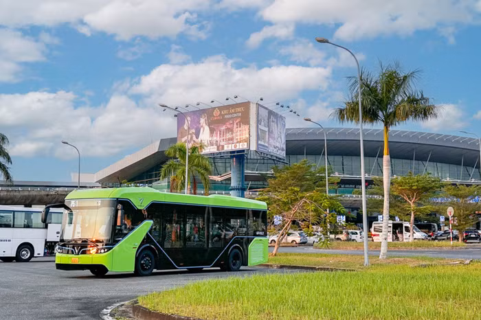 Путешествовать по Фукуоку в Киенжанге бесплатно на электробусе VinBus ảnh 1