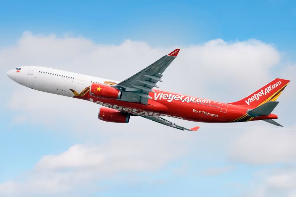 Vietjet дарит басплатный годовой абонент женской сборной Вьетнама по футболу ảnh 1