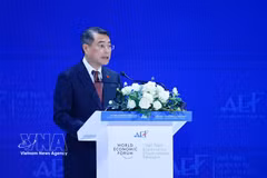 Премьер-министр Ле Минь Хынг выступает на пленарном заседании высокого уровня Осеннего экономического форума 2026 года (AEF 2026). Фото: ВИА