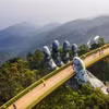 Знаменитый Золотой мост в туристическом комплексе Sun World Ba Na Hills был выбран Lonely Planet в качестве главной иллюстрации при включении Дананга в число лучших туристических направлений 2027 года.